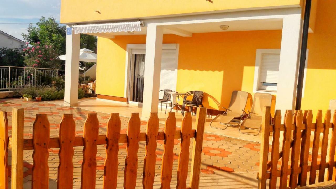 Apartman Kolan Exterior photo